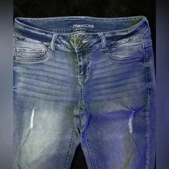 Women’s Maurice’s low rise distressed skinny stretchy jeans faux front pockets - Picture 2 of 9